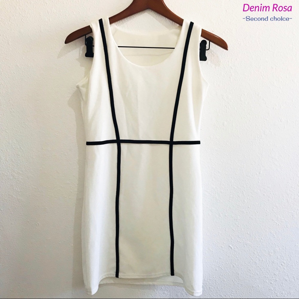 White dress with black lines➕